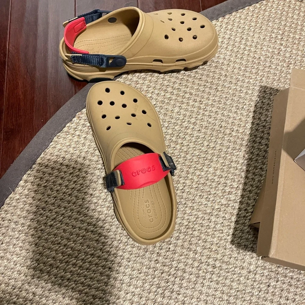 Women/Men Clogs with Red Strap - Picture 3 of 4